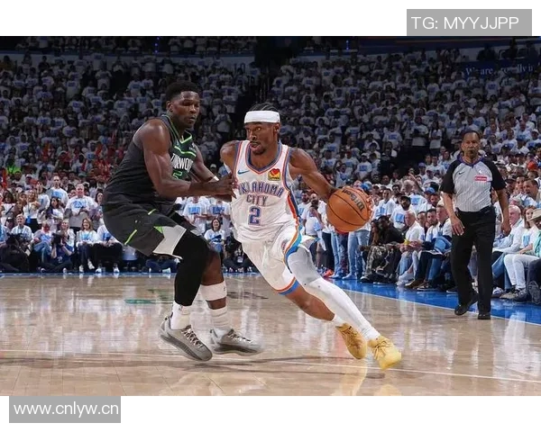 爱德华兹状态低迷半场仅得6分失误频繁表现不佳需调整状态