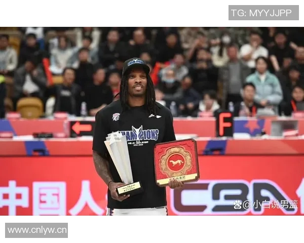 杯赛MVP争夺战老詹半场30分字母决赛双20大头半决赛狂砍40分