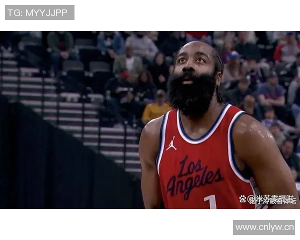 哈登表现不佳17投5中失误频繁但罚球稳定助球队保持颜面